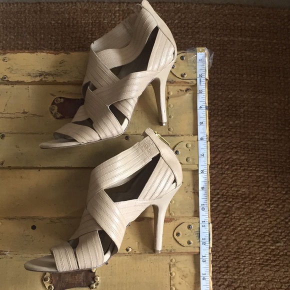 BCBG NUDE LEATHER GLADIATOR HIGH HEEL SANDAL 8.5 9 - Picture 2 of 10